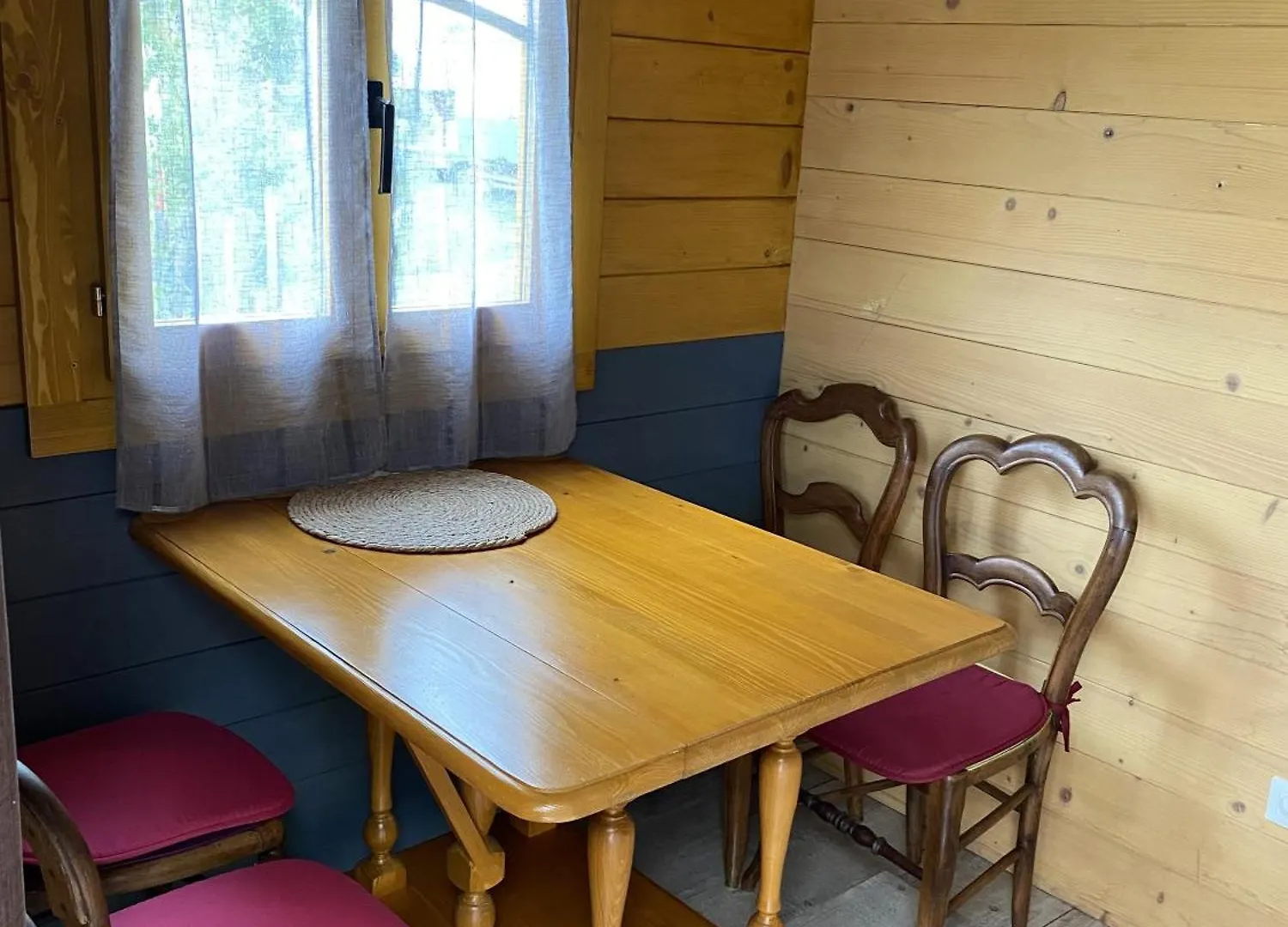 Roulottes Des Combrailles Apartment Saint-Pardoux